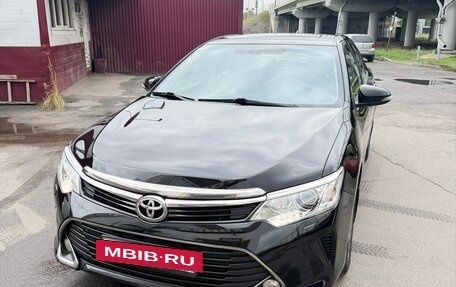 Toyota Camry, 2017 год, 2 550 000 рублей, 9 фотография