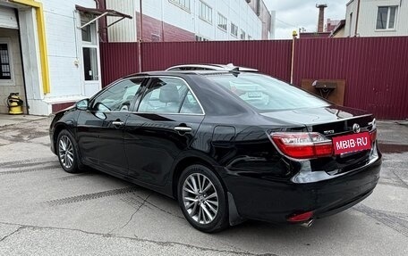 Toyota Camry, 2017 год, 2 550 000 рублей, 8 фотография