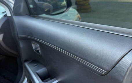 Mitsubishi Outlander III рестайлинг 3, 2010 год, 1 050 000 рублей, 17 фотография
