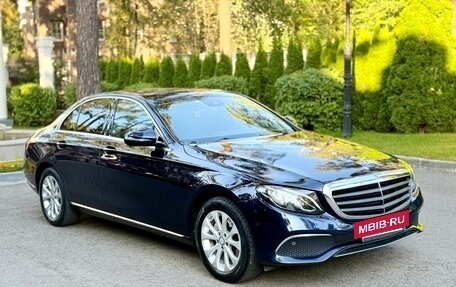 Mercedes-Benz E-Класс, 2016 год, 2 850 000 рублей, 25 фотография