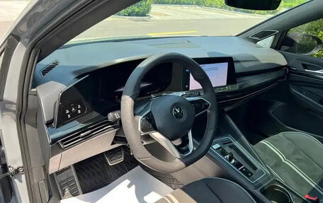 Volkswagen Golf VIII, 2022 год, 2 160 000 рублей, 17 фотография