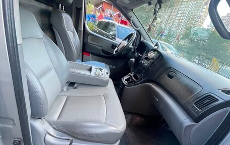 Hyundai Grand Starex Grand Starex I рестайлинг 2, 2011 год, 950 000 рублей, 4 фотография