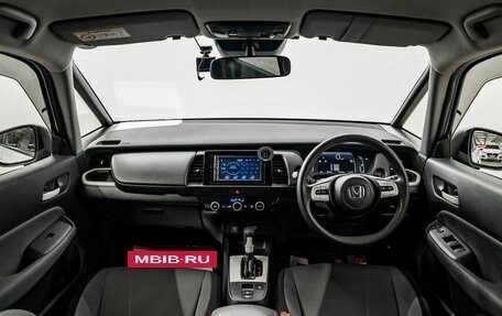 Honda Fit, 2020 год, 1 400 000 рублей, 9 фотография