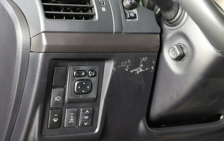 Toyota Land Cruiser Prado 150 рестайлинг 2, 2010 год, 2 529 990 рублей, 17 фотография