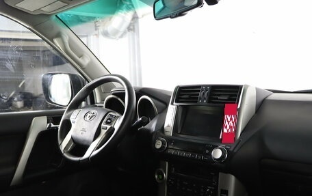 Toyota Land Cruiser Prado 150 рестайлинг 2, 2010 год, 2 529 990 рублей, 12 фотография