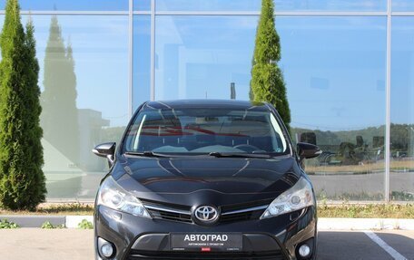 Toyota Verso I, 2013 год, 1 350 000 рублей, 2 фотография