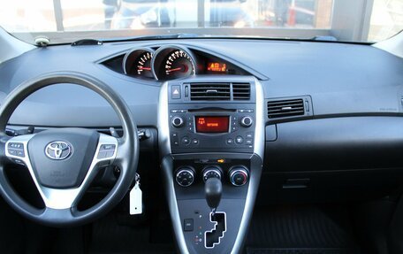 Toyota Verso I, 2013 год, 1 350 000 рублей, 9 фотография