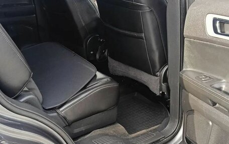 Ford Explorer VI, 2012 год, 1 950 000 рублей, 13 фотография