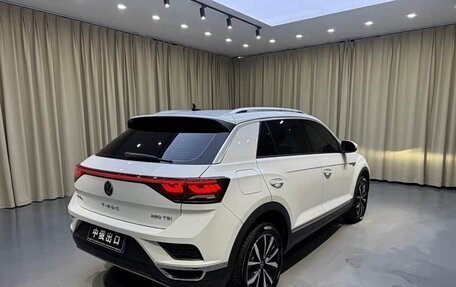 Volkswagen T-Roc I, 2023 год, 2 090 900 рублей, 10 фотография