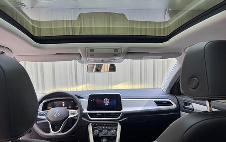 Volkswagen T-Roc I, 2023 год, 2 090 900 рублей, 8 фотография