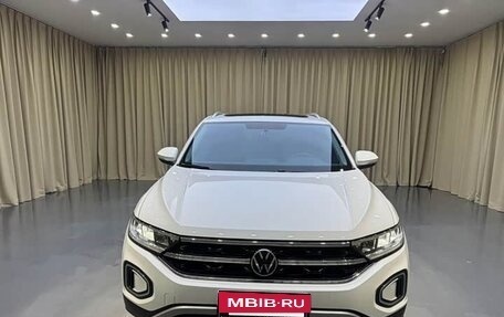 Volkswagen T-Roc I, 2023 год, 2 090 900 рублей, 11 фотография