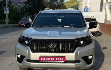 Toyota Land Cruiser Prado 150 рестайлинг 2, 2021 год, 6 400 000 рублей, 4 фотография