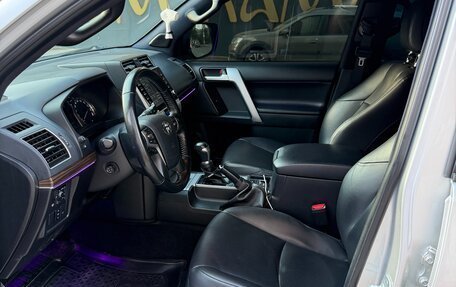 Toyota Land Cruiser Prado 150 рестайлинг 2, 2021 год, 6 400 000 рублей, 18 фотография