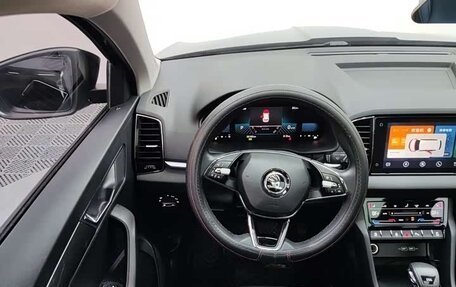 Skoda Karoq I, 2022 год, 2 100 000 рублей, 8 фотография