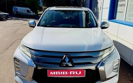 Mitsubishi Pajero Sport III рестайлинг, 2020 год, 3 700 000 рублей, 1 фотография