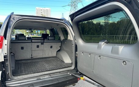 Toyota Land Cruiser Prado 150 рестайлинг 2, 2013 год, 2 445 000 рублей, 10 фотография