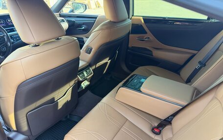 Lexus ES VII, 2021 год, 4 500 000 рублей, 8 фотография