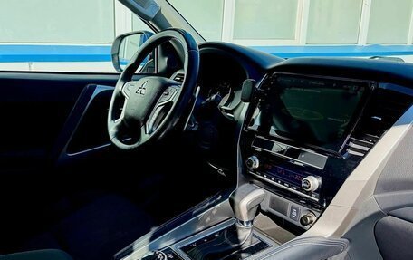 Mitsubishi Pajero Sport III рестайлинг, 2020 год, 3 700 000 рублей, 8 фотография