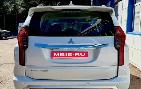 Mitsubishi Pajero Sport III рестайлинг, 2020 год, 3 700 000 рублей, 6 фотография