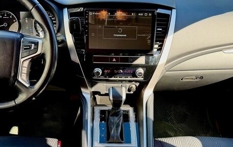 Mitsubishi Pajero Sport III рестайлинг, 2020 год, 3 700 000 рублей, 12 фотография