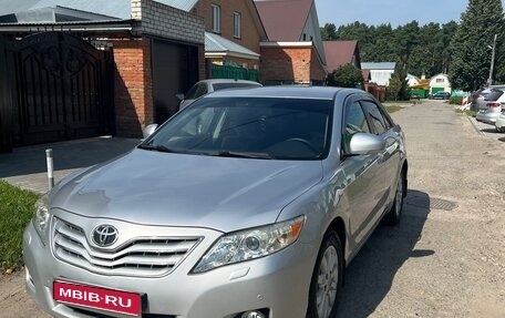Toyota Camry, 2011 год, 1 080 000 рублей, 1 фотография