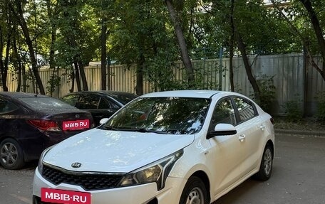 KIA Rio IV, 2021 год, 720 000 рублей, 2 фотография