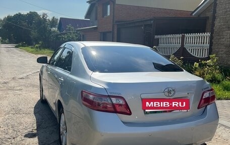 Toyota Camry, 2011 год, 1 080 000 рублей, 2 фотография