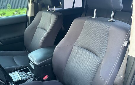Toyota Land Cruiser Prado 150 рестайлинг 2, 2019 год, 4 850 000 рублей, 10 фотография
