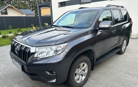 Toyota Land Cruiser Prado 150 рестайлинг 2, 2019 год, 4 850 000 рублей, 2 фотография