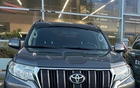Toyota Land Cruiser Prado 150 рестайлинг 2, 2019 год, 4 850 000 рублей, 11 фотография