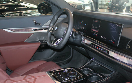 BMW 7 серия, 2025 год, 15 300 000 рублей, 18 фотография