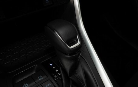 Toyota RAV4, 2021 год, 3 750 000 рублей, 12 фотография