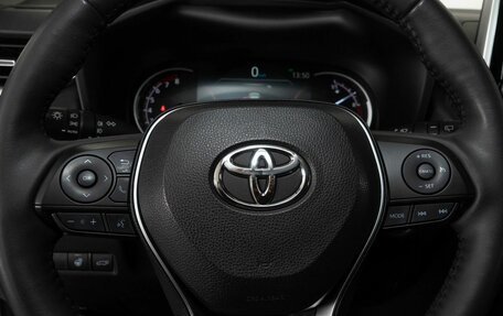 Toyota RAV4, 2021 год, 3 750 000 рублей, 9 фотография