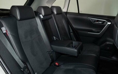 Toyota RAV4, 2021 год, 3 750 000 рублей, 8 фотография