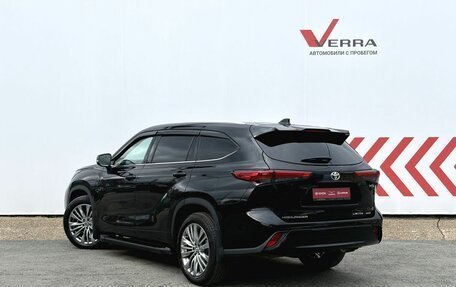 Toyota Highlander, 2024 год, 4 990 000 рублей, 2 фотография