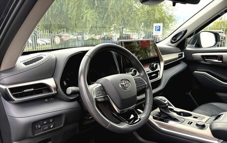 Toyota Highlander, 2024 год, 4 990 000 рублей, 18 фотография