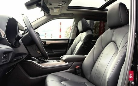 Toyota Highlander, 2024 год, 4 990 000 рублей, 22 фотография