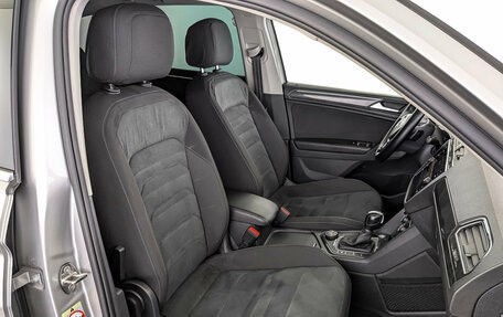 Volkswagen Tiguan II, 2019 год, 2 570 000 рублей, 24 фотография