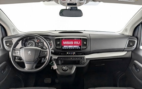 Peugeot Traveller I, 2021 год, 3 080 000 рублей, 15 фотография