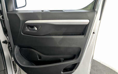 Peugeot Traveller I, 2021 год, 3 080 000 рублей, 25 фотография