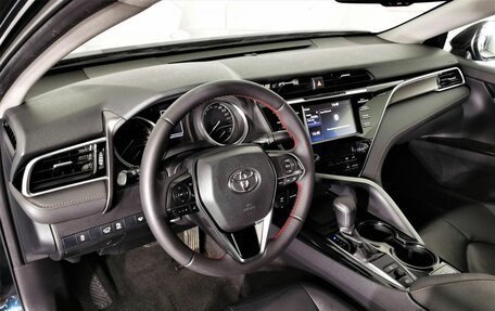 Toyota Camry, 2019 год, 1 885 000 рублей, 18 фотография