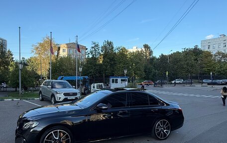 Mercedes-Benz E-Класс, 2017 год, 2 950 000 рублей, 2 фотография