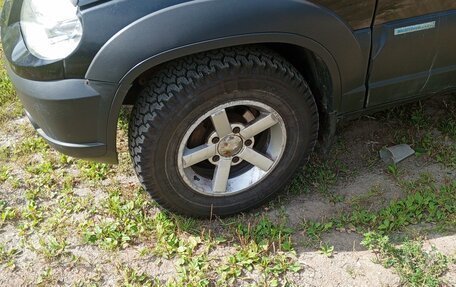 Chevrolet Niva I рестайлинг, 2010 год, 330 000 рублей, 3 фотография