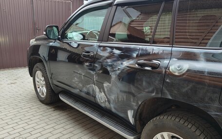 Toyota Land Cruiser Prado 150 рестайлинг 2, 2011 год, 2 950 000 рублей, 8 фотография
