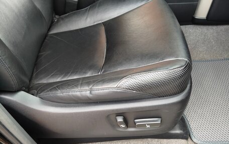 Toyota Land Cruiser Prado 150 рестайлинг 2, 2011 год, 2 950 000 рублей, 32 фотография