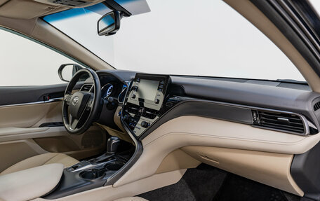 Toyota Camry, 2022 год, 2 950 000 рублей, 11 фотография