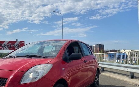 Toyota Yaris III рестайлинг, 2008 год, 350 000 рублей, 2 фотография