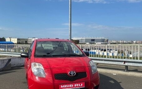 Toyota Yaris III рестайлинг, 2008 год, 350 000 рублей, 1 фотография