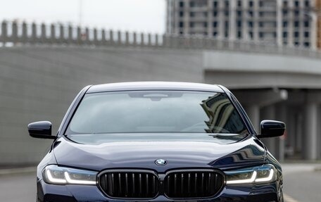 BMW 5 серия, 2021 год, 7 200 000 рублей, 2 фотография