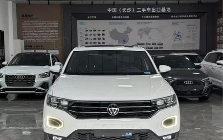 Volkswagen T-Roc I, 2021 год, 1 300 020 рублей, 3 фотография
